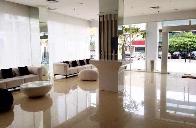 Whiz Hotel Cikini Jakarta