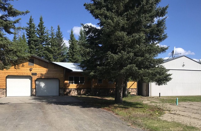 Whole Home, Airstrip/Float Access, Aurora Viewing!