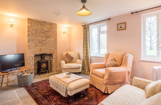 Whooper Cottage - Charming & Cosy Country Cottage