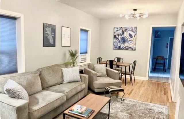 Wicker Pk 2 Bdrm Near Downtown & Salt Shed Weekday Special 99.00 Aug. 11-14