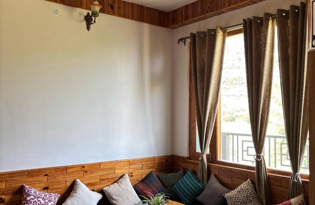 Wild Orchard Pure Vegetarian Homestay (Authentic Himachali Escape)