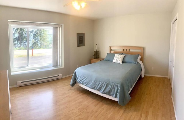 "WILD SIDE" Duplex - Semi-Waterfront - Shuswap Lake