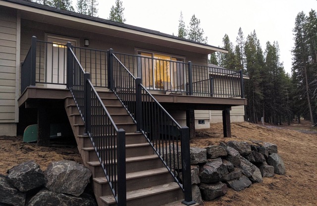 Wild Woods - Cascades Riverside Retreat