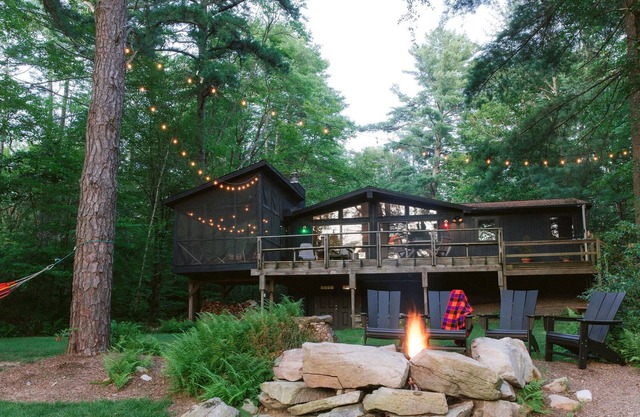 Wilderness Lake House: Private Lakeside Retreat on 5 Acres w/Hot Tub