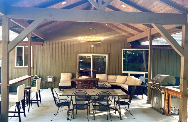 Año redondo de aventura en 2 acres. WiFi, bañera de hidromasaje, cerca de senderos / Suncadia