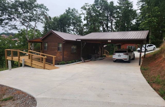 Wildflower Hill Cabin