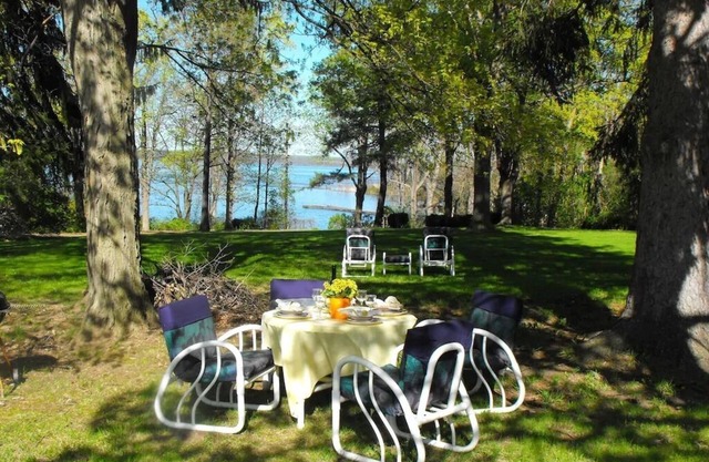 Romántica Seneca Lake Wine Trail Getaway / Hot Tub / Pet Friendly