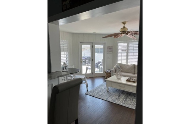 Wildwood Crest/Diamond Beach Beautiful Home 6 BR 4 Bath Pool 5 min walk to beach