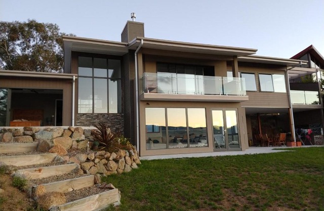 Willow Bay Lodge