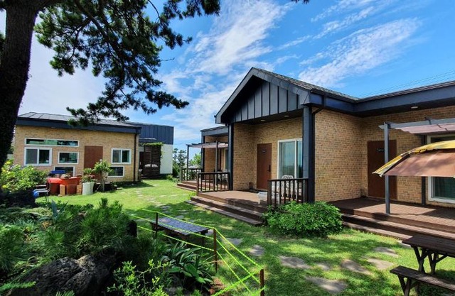 Wind Jeju Cafe & Pension