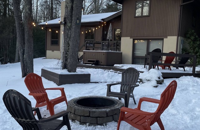 Windham Pines Lodge & Hot Tub