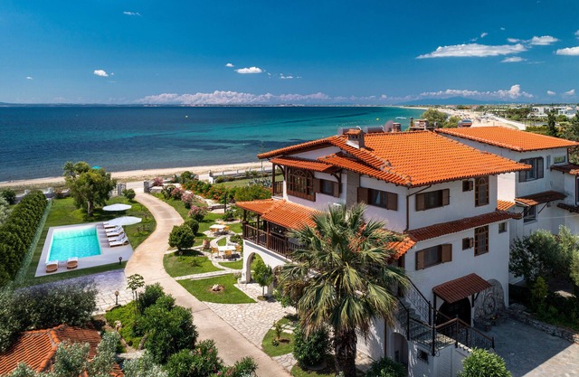 Windmill Villa, a beachfront villa with private pool, for relaxing holidays