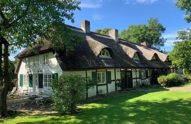 Windrose, quiet - romantic DG apartment under a thatched roof for 2 people