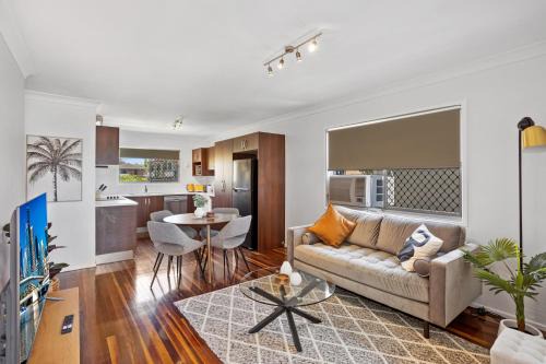 Windsor Cosy 2-Bedroom Unit in Quiet Neighborhood