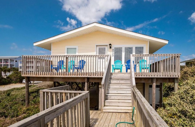Windward Mark by Oak Island Accommodations