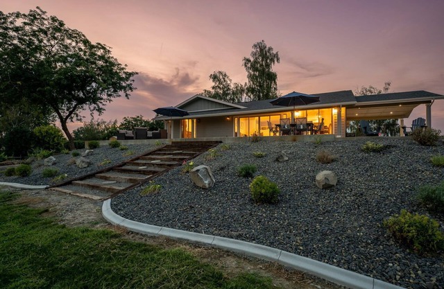 Wine Country River Front Paradise