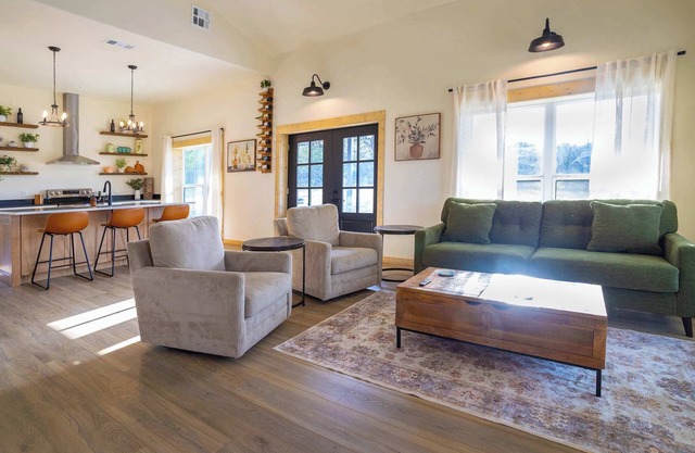 Wine Down – Hill Country Retreat