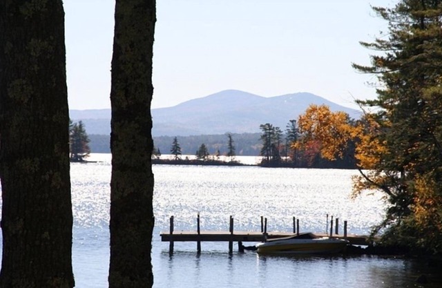 Winnipesaukee Waterfront Home en Superb Ubicación