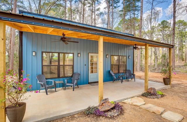 Winnsboro Barndominium w/ Fire Pit & Large Deck!