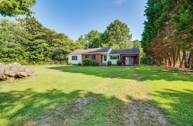 Winston-Salem Home on 2 Acres - Spacious Deck!
