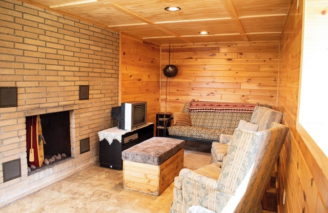Winter Cabin close to trails easy lake access by Bigfork, Hibbing, Grand Rapids