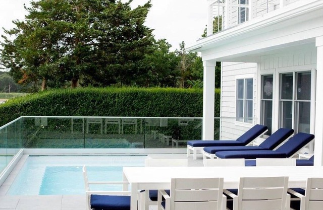 Winter Deal! Harbor Haven: Waterfront, Heated Pool, & Near NYC