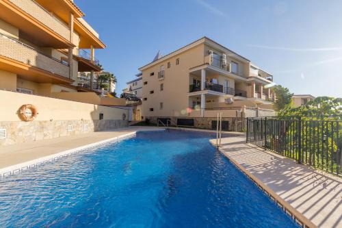 Winter Deal - Luxury Apartment with Terrace Mountain Views Near Beach