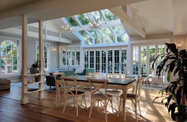 WinterGreen Manor, Glass Pavilion - stylish and charming minutes from Maleny