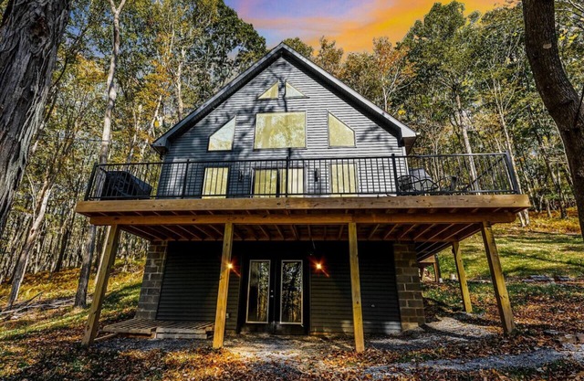 Wintervue-beautiful home at Alpine Lake