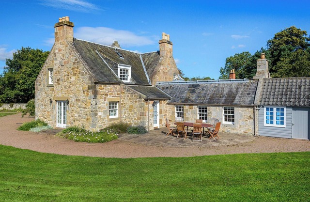 Winton Cottage - UK50380