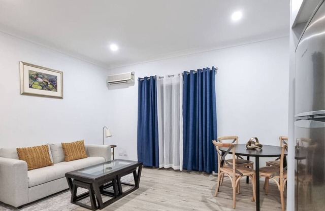 Wishart 1BR/1BA Cozy Home with Parking
