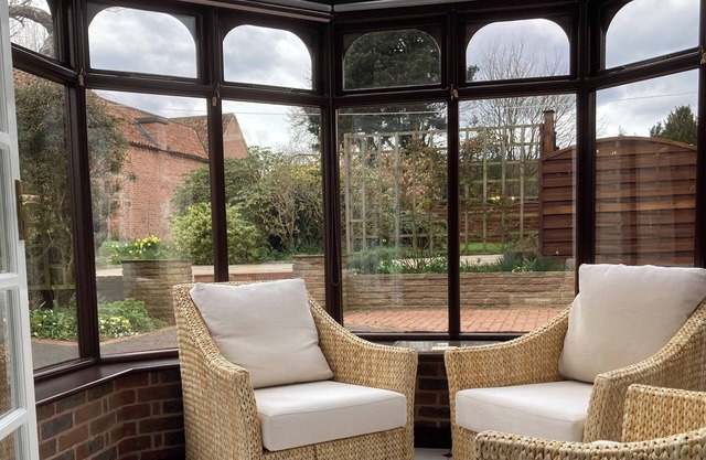 WISTERIA COTTAGE, family friendly in Sherwood Forest