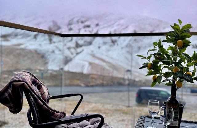 With a wonderful mountain view. New Gudauri, 50 meters from the ski slope.