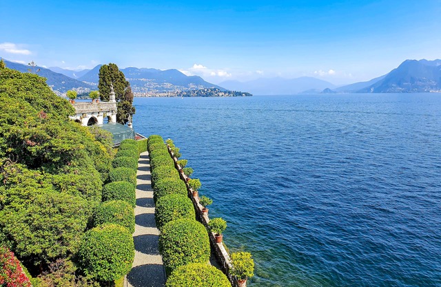 A few steps from the lake