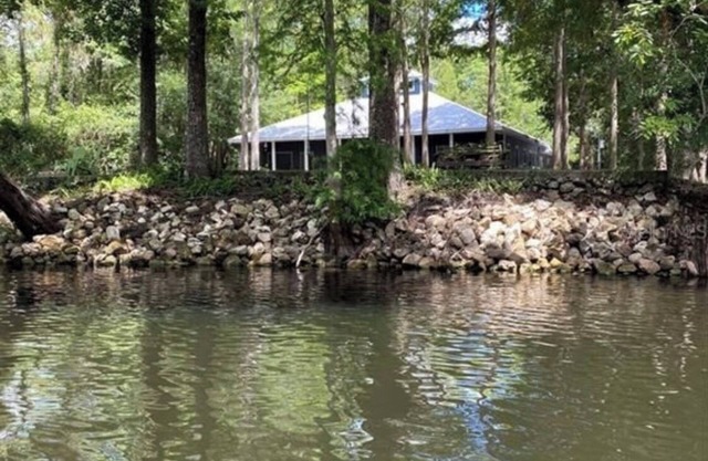 Withlachoochee River Retreat - minutes from the Rainbow