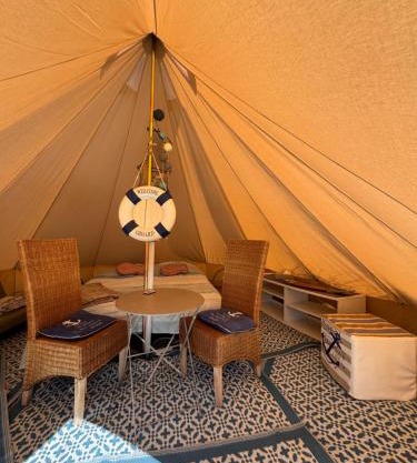 Witte Merel Glamping