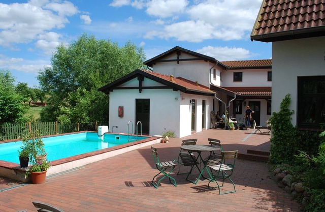 Apartamento en Dargun con piscina y Streichelzoo