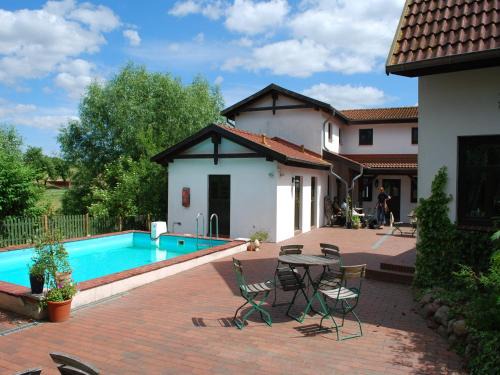 Wohnung in Dargun mit Pool und Streichelzoo, cleaning included