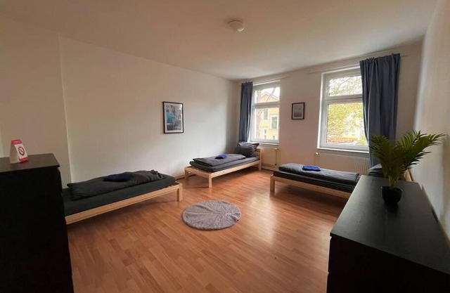 Wohnung mit 3 Schlafzimmern, sehr großer Küche mit Essbereich und Balkon in Magdeburg-Sudenburg