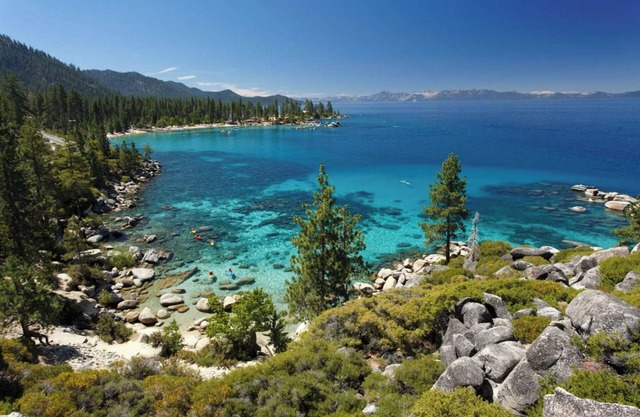Wolf's Lair by Avantstay Swiss Chalet w/ Private Hot Tub & Access to Northstar Resort Community