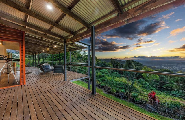Wolvi Mountain Retreat - Ocean views & Fireplace