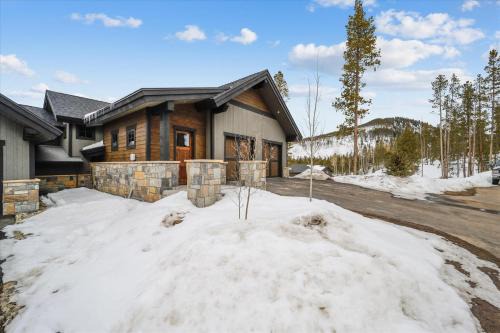 Wolverine Lookout townhouse