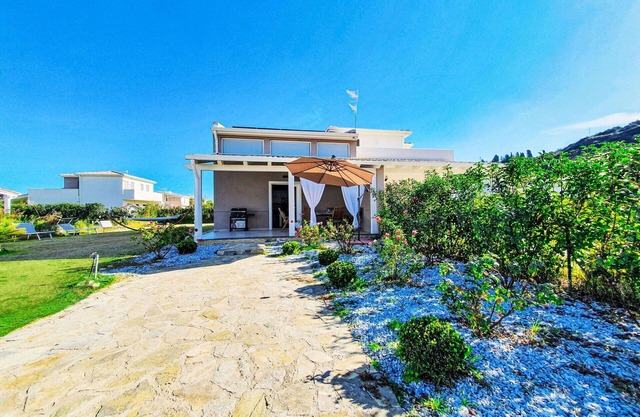 Estupenda casa de vacaciones para 8 personas con A/C, WIFI, TV, terraza y aparcamiento