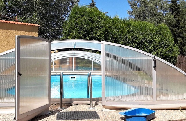 Casa de vacaciones privada con jacuzzi, WIFI, piscina privada, TV, terraza, aparcamiento