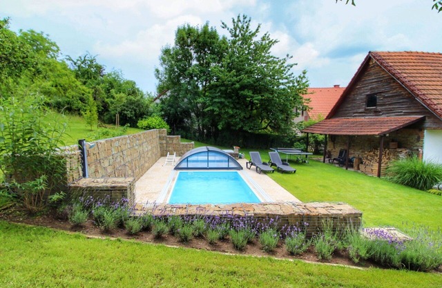Preciosa casa de vacaciones privada con piscina privada, A/C, WIFI, TV, terraza y aparcamiento