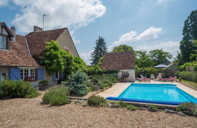 Wonderful private villa for 6 guests with WIFI, private pool, TV, terrace, pets allowed and park.