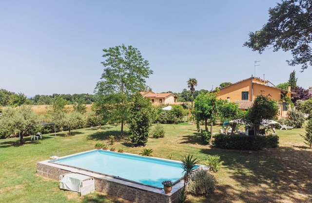 Maravillosa casa de vacaciones para 4 personas con piscina, WIFI, TV, patio y aparcamiento