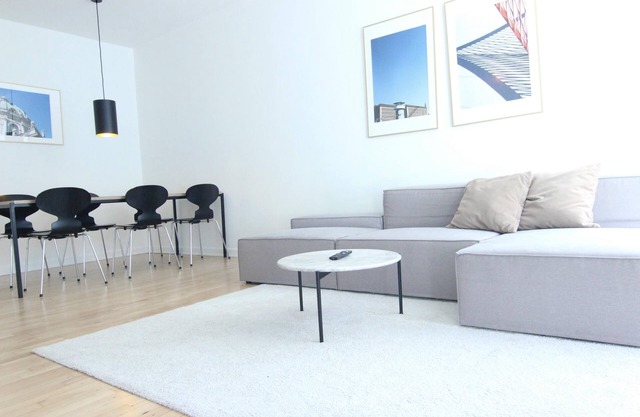 Wonderful 2-bed w/balcony - 237