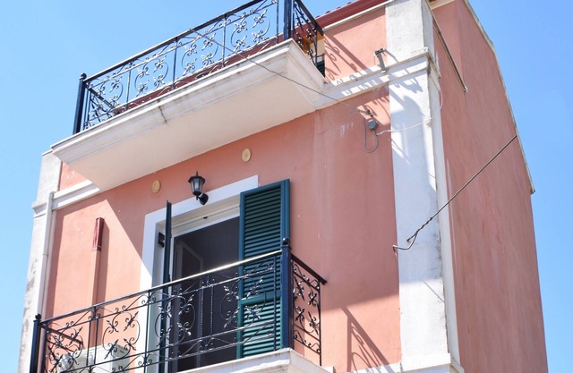 Wonderful 5-6 people maisonette with splendid view of Lefkimmi river in Corfu
