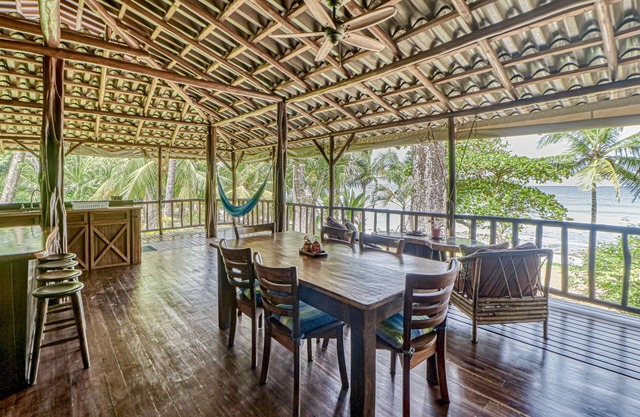 Maravillosa casa frente a la playa w / impresionantes vistas, piscina privada - perros ok!